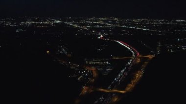 Los Angeles banliyölerinde geceleri