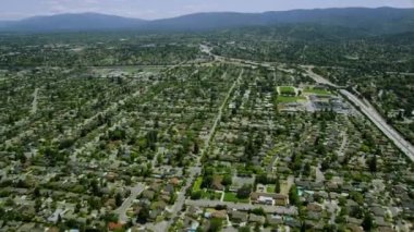 California banliyö evleri