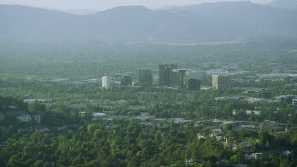Калифорнийские пригородные дома — стоковое видео