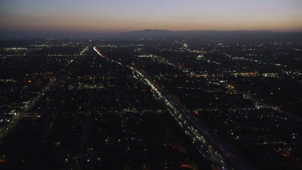 Los suburbios de Los Ángeles por la noche — Vídeo de stock