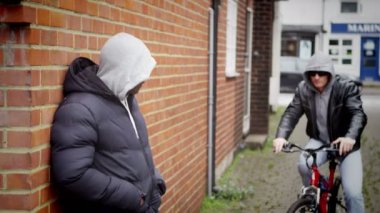  şüpheli karakterleri taşıyan bir ilaç anlaşma