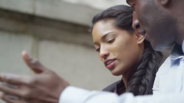 Çift dijital tablet şehirde kullanma