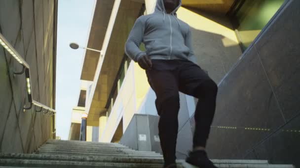 Mannetje rennen stappen — Stockvideo