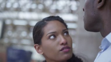 커플 스마트폰 보고