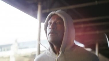 kentsel ortamda atlama erkek