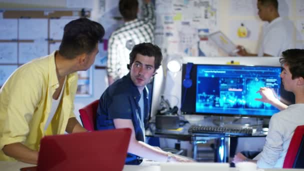 équipe de conception travaillant sur un projet 