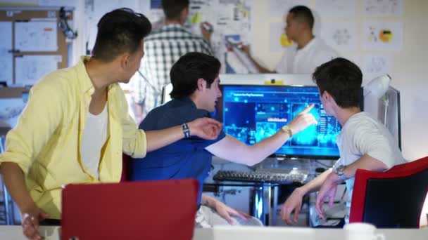 équipe de conception travaillant sur un projet 