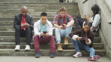 arkadaşlar smartphones vasıl tüm seyir