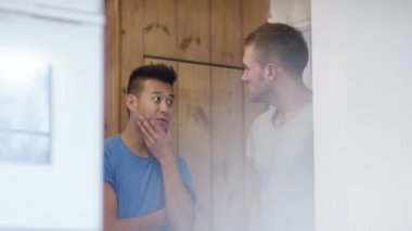 tartışmayı gay çift 