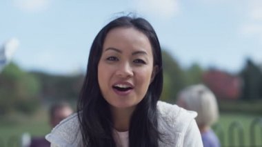 görüntülü sohbet sahip kadın