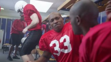  futbol oyuncuları bir oyun için hazır Başlarken