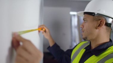 meslektaşım ile mühendis discussings sorunları