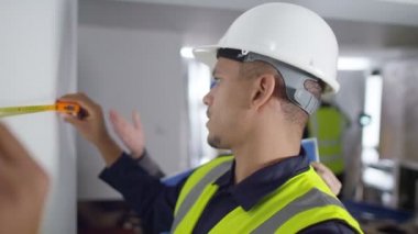 meslektaşım ile mühendis discussings sorunları