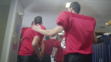 futbol takımı kutlamak bir zafer