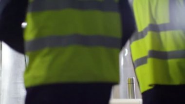 İnşaat alanında çalışan mühendis