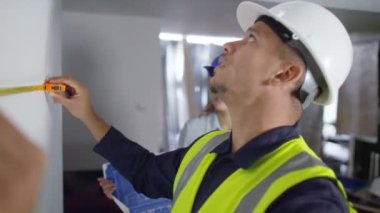 meslektaşım ile mühendis discussings sorunları