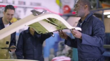 araba motoru üzerinde kontrol mekaniği 