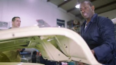 araba motoru üzerinde kontrol mekaniği 