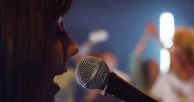 kalabalığa canlı müzik etkinliği