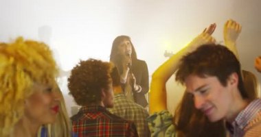 kalabalık grubun için dinleme canlı müzik etkinliğinde
