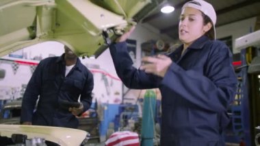  araba motoru üzerinde kontrol mekaniği