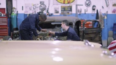  araba motorları hizmet verme mekaniği