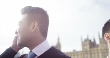 cep telefonlarında konuşma iş adamları