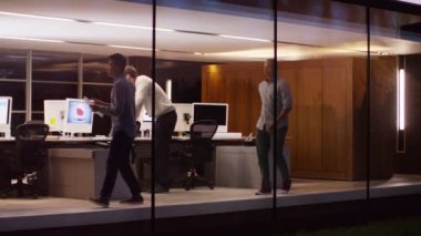  ofiste çalışan takım