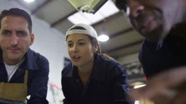  araba motorları hizmet verme mekaniği