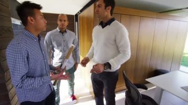 ofiste çalışan takım