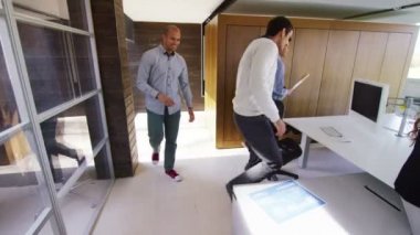 Ofiste çalışan iş ekibi.