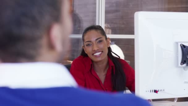 collègues parler réunion 