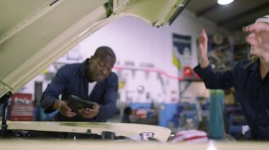 araba motoru üzerinde kontrol mekaniği