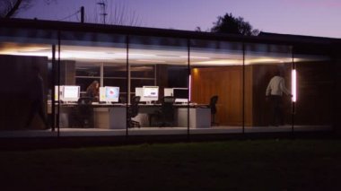 Ofiste çalışan iş ekibi.