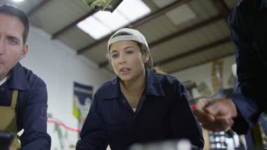  araba motorları hizmet verme mekaniği