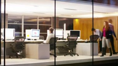  Ofiste çalışan iş ekibi.