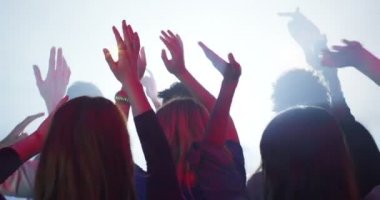  kalabalığa canlı müzik etkinliği