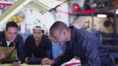 mekanik bakım araba motoru