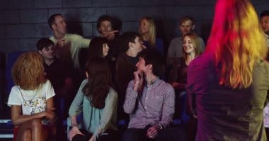 seyirci performans ile etkileşim