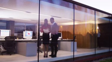 Ofiste çalışan iş ekibi.