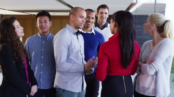  Équipe d'affaires dans un bureau moderne 