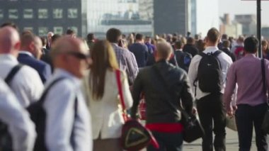 işçi ve Londra yürüyen turist