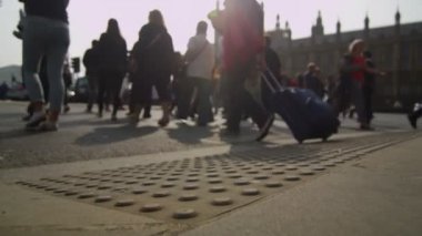  Londra yürüyen insanlar