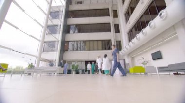 tıp uzmanları birlikte söz