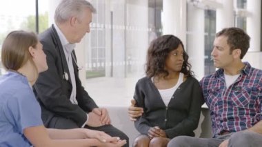 Doktor hastalarından biri için zor Haberler tatili