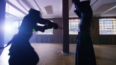 Japon savaşçıları ile rekabet kılıç