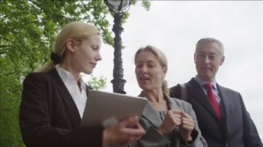 Bir tablet vasıl arıyor işgal