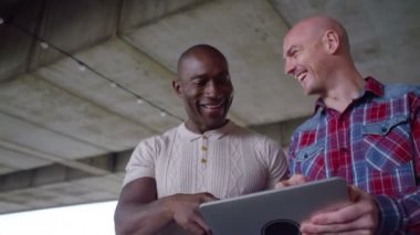  arkadaşlar tablet bilgisayar arıyorum