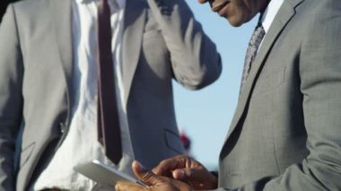 Mobil teknoloji kullanarak iş adamları