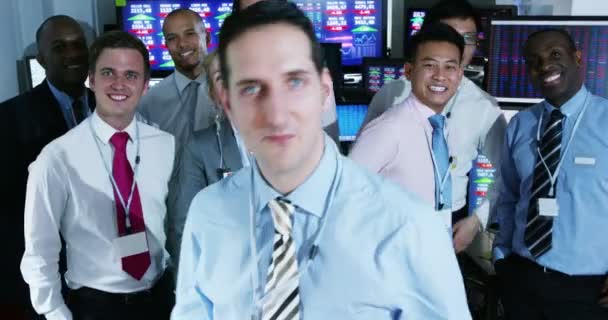 Sorrindo equipe de negócios de etnia mista — Vídeo de Stock